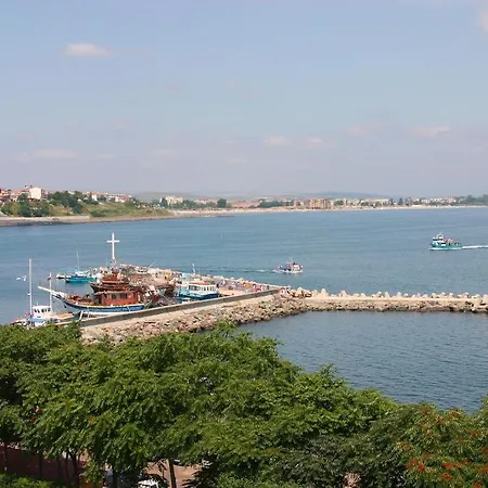Trinity Sea Hotel 3*